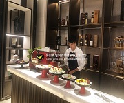 朱光.云山1號(hào)品鑒會(huì)，展翅蛋糕學(xué)員現(xiàn)場(chǎng)甜品太及咖啡制作